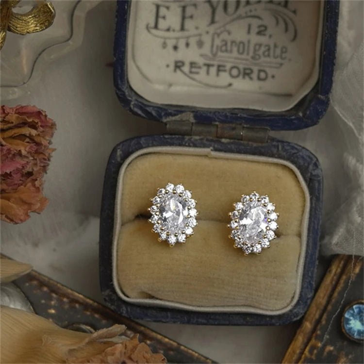 Luxury Style Women Earring White Stone CZ Elegant Design Stud Earrings
