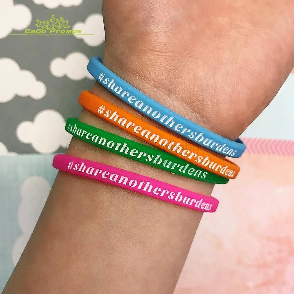 2026 Hot Selling Cheap Eco-friendly Glow Silicone Wristbands Bracelets With Custom Logo
