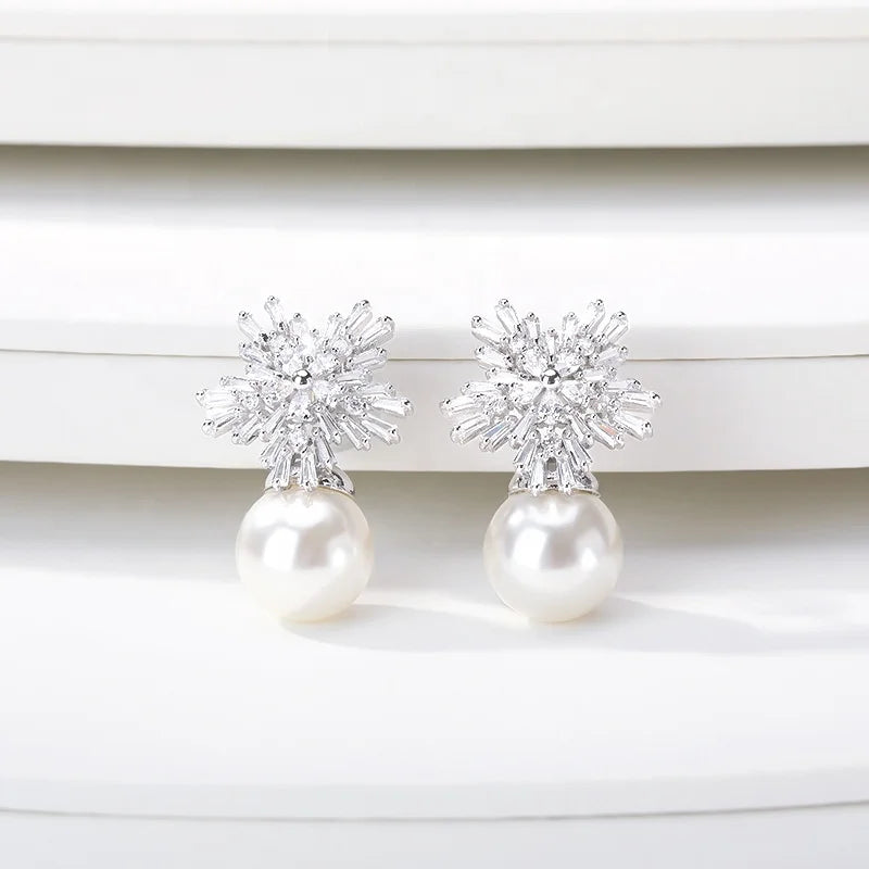 Korean Diamonds Stud Earrings Jewelry Gift Fashion Silver Needle Shiny Snowflake Crystal Pearl Earrings for Women