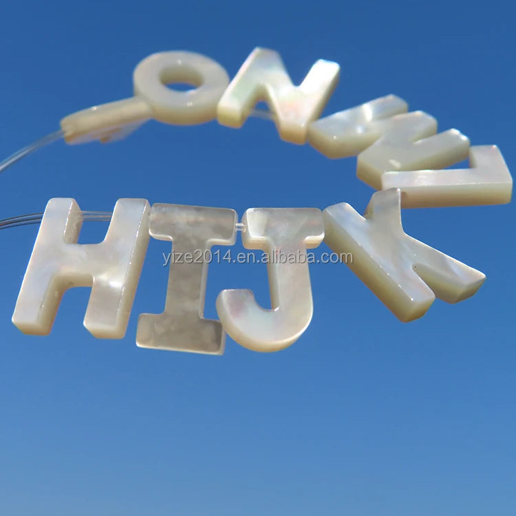 Wholesale Letter Diy Jewelry Accessories 26 Alphabet Letter Pendant Charm Loose Bead Natural Mother of Pearl Shell