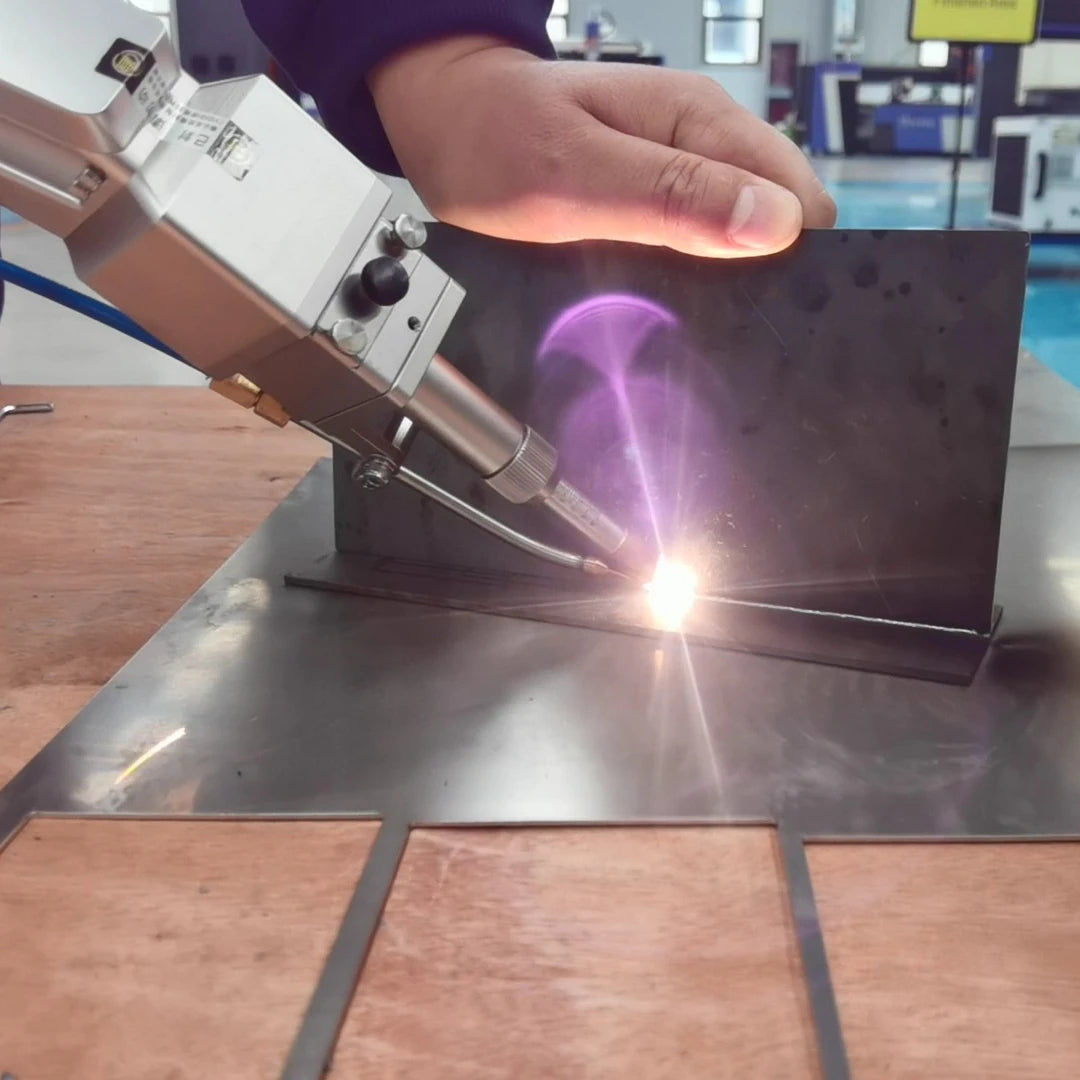 1000w 1500W Handheld Fiber Laser Welders Carbon Steel Aluminum Laser Welding Machine for Sale