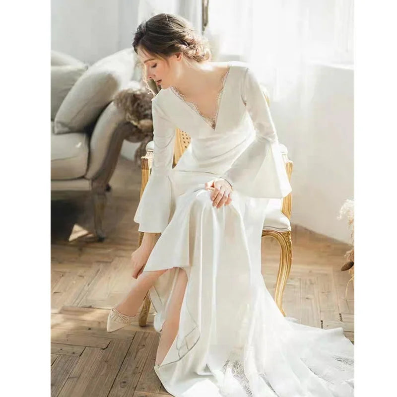 Elegant Spandex V Neck Long Sleeve Sheath Bridal Gown Floor Length Wedding Dress Appliques Backless Lace up Vestido De Novia