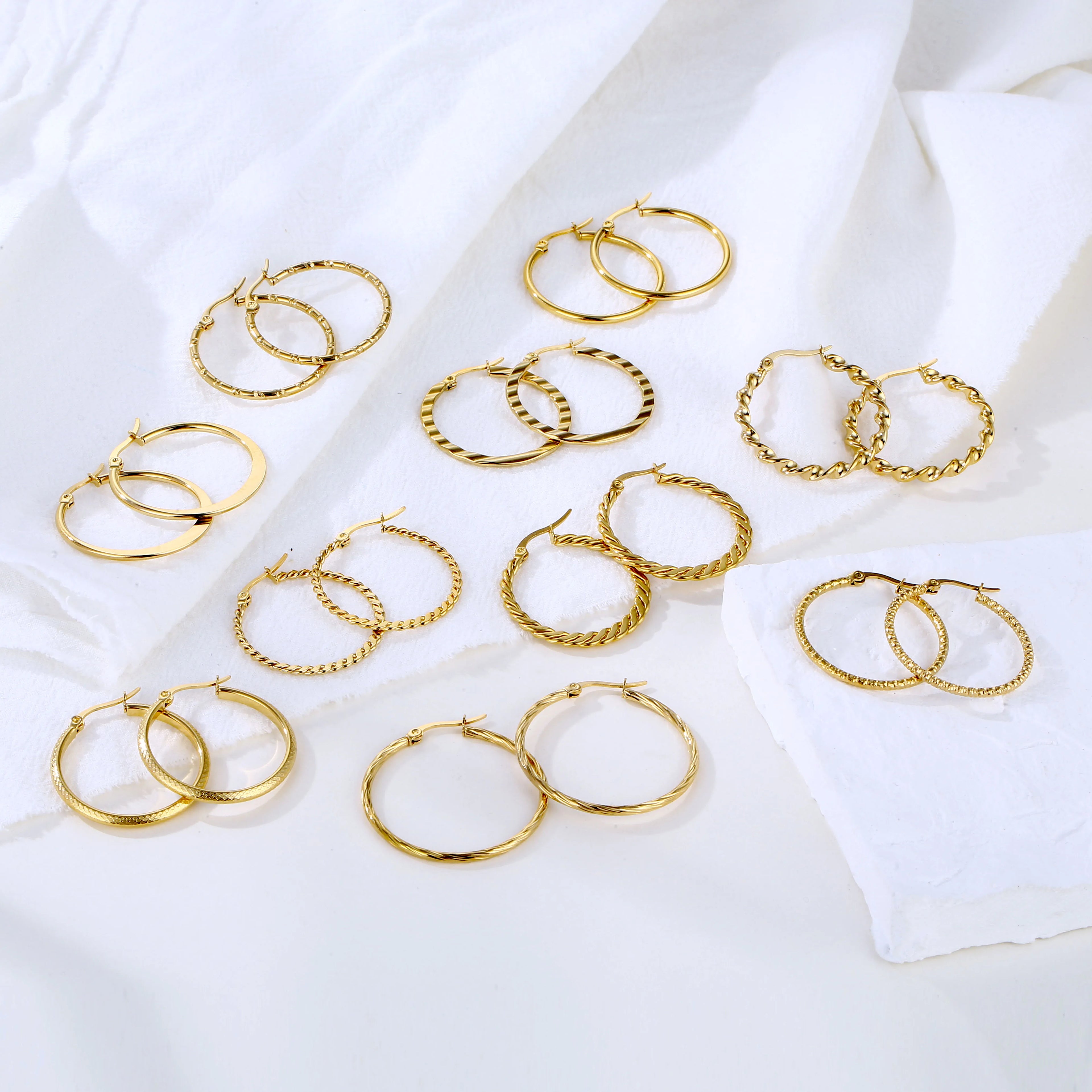 Stainless Steel Chunky Hoop Earrings Jewelry for Women Fashion Tarnish Free 18K Gold Plated Huggie Chunky Statement Earrings