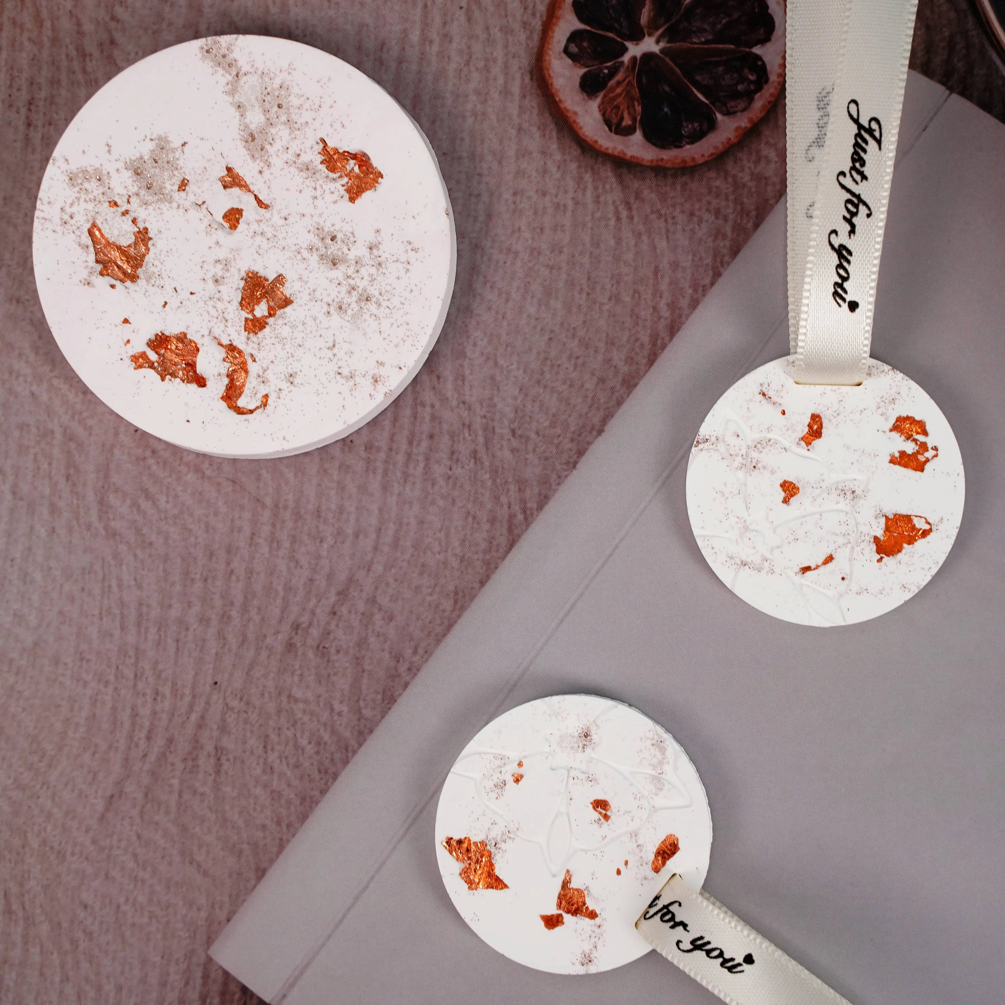 Wholesale Customized Logo Eco-Friendly Gypsum White Solid Shape Unscented Hanging Aromatherapy Wardrobe Home Car Air Freshener