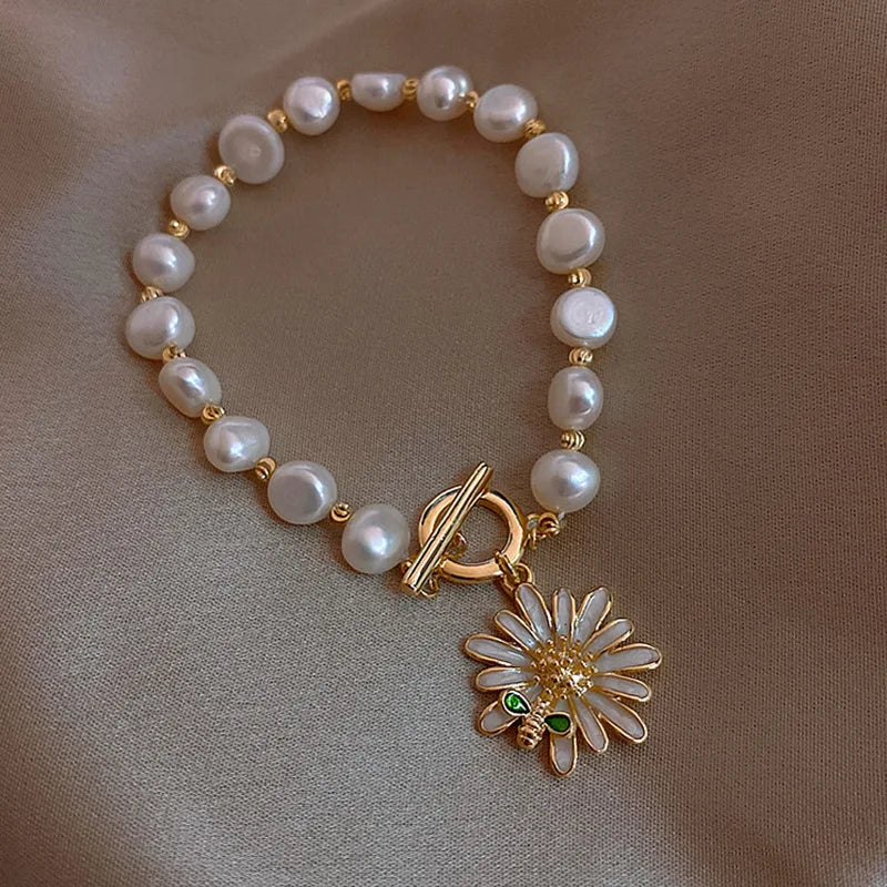 Pulseras De Moda Exquisite Gold Plated Freshwater Pearl Flower Bracelet Baroque Pearl Drop Oil Flower Bracelet for Party