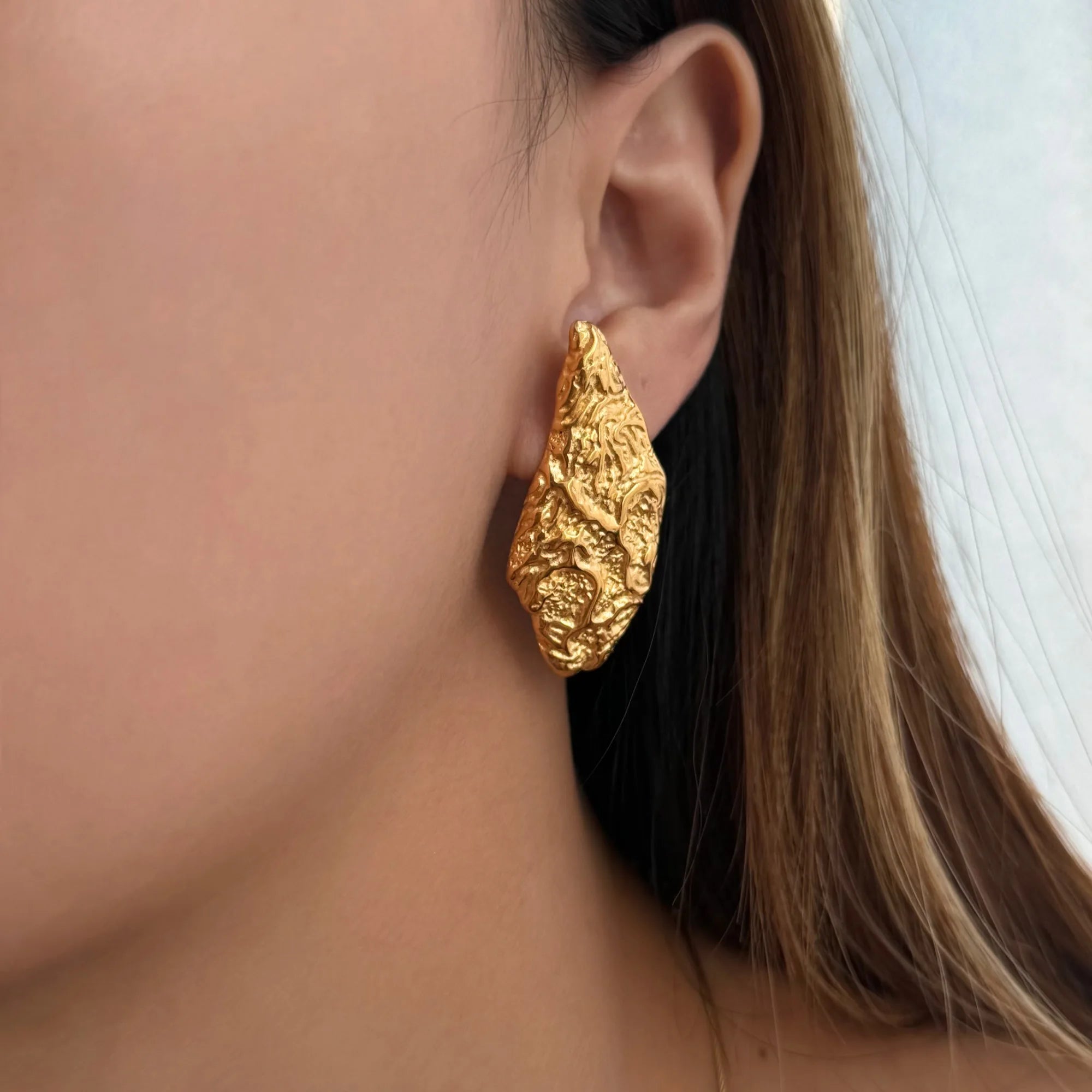 Dazan New Winter Ins Trendy 18k Pvd Gold Plated Stainless Steel Hyperbole Neo Gothic Lava Irregular Embossed Earrings for Women