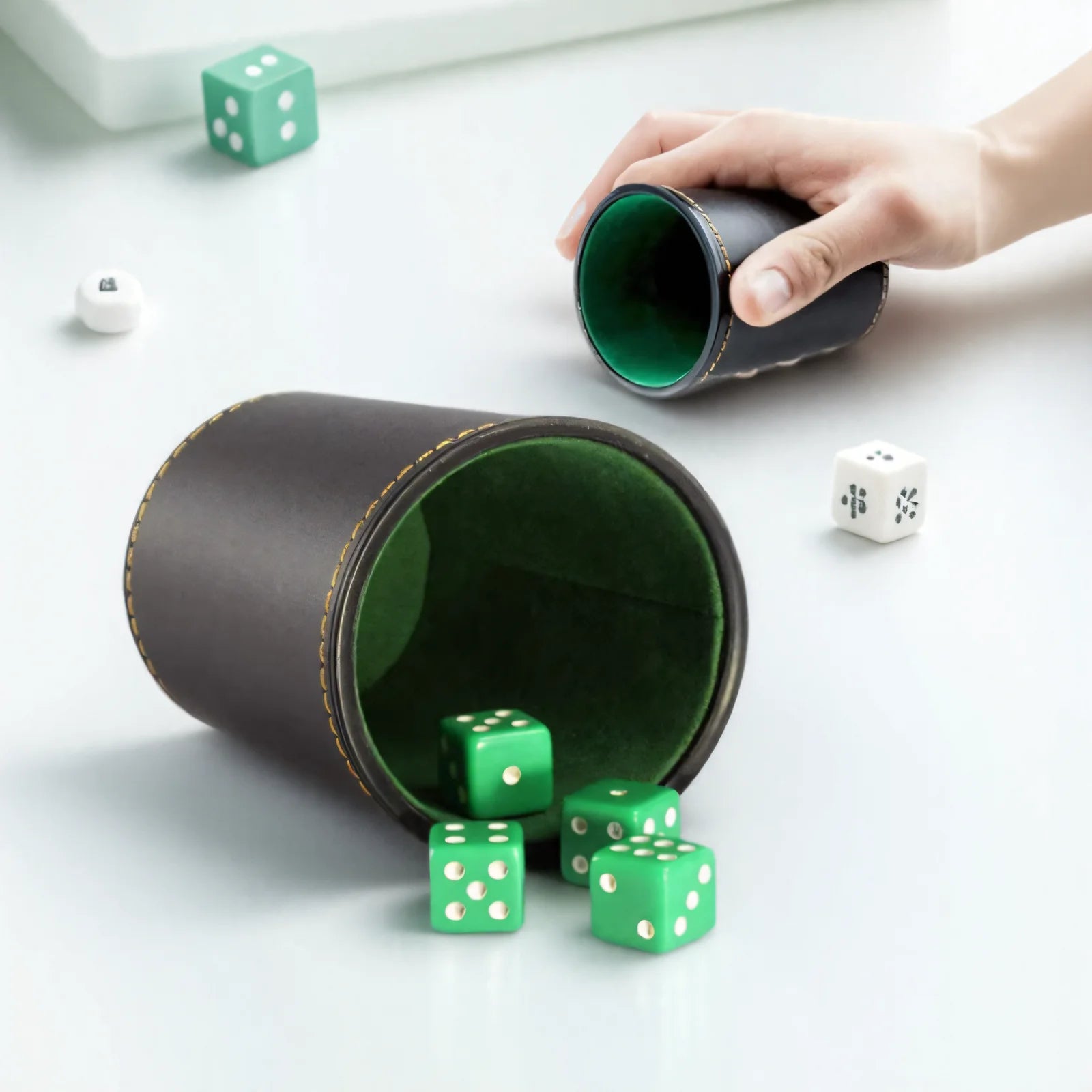 PU Leather Dice Cup Set  Party Board Game Bar KTV Entertainment Dice Box with Dices