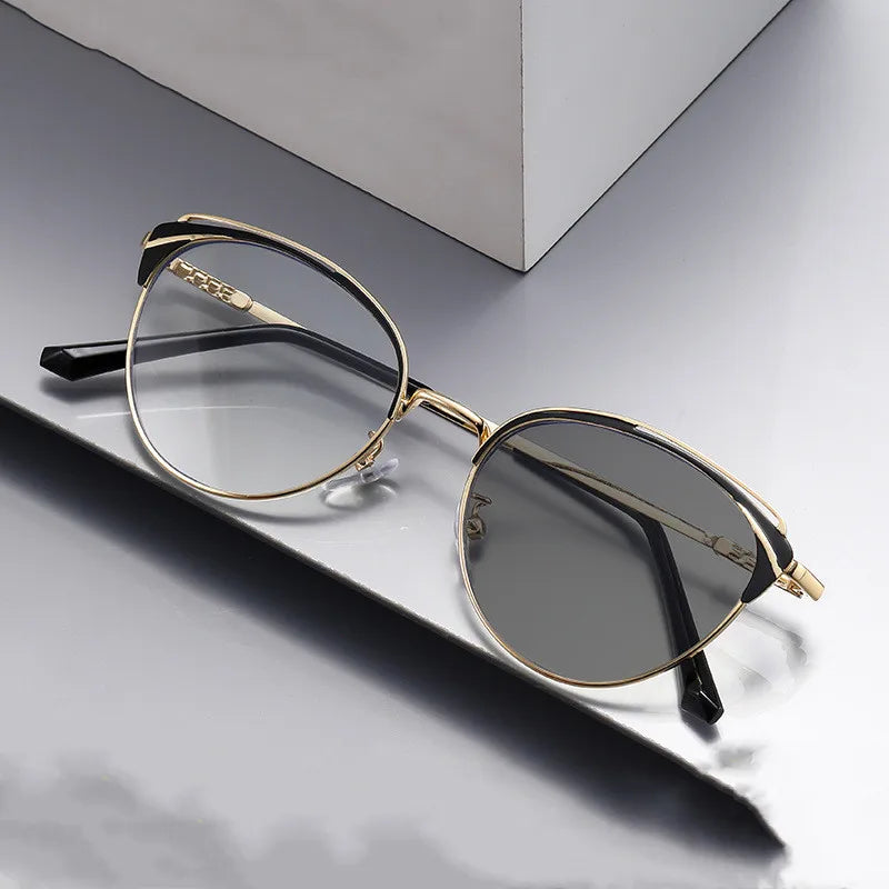 New Anti Blue Light Lenses Spring Hinge Eye Discoloration Eyewear Optical Cat Eye Photochromic Round Eyeglasses for All Face