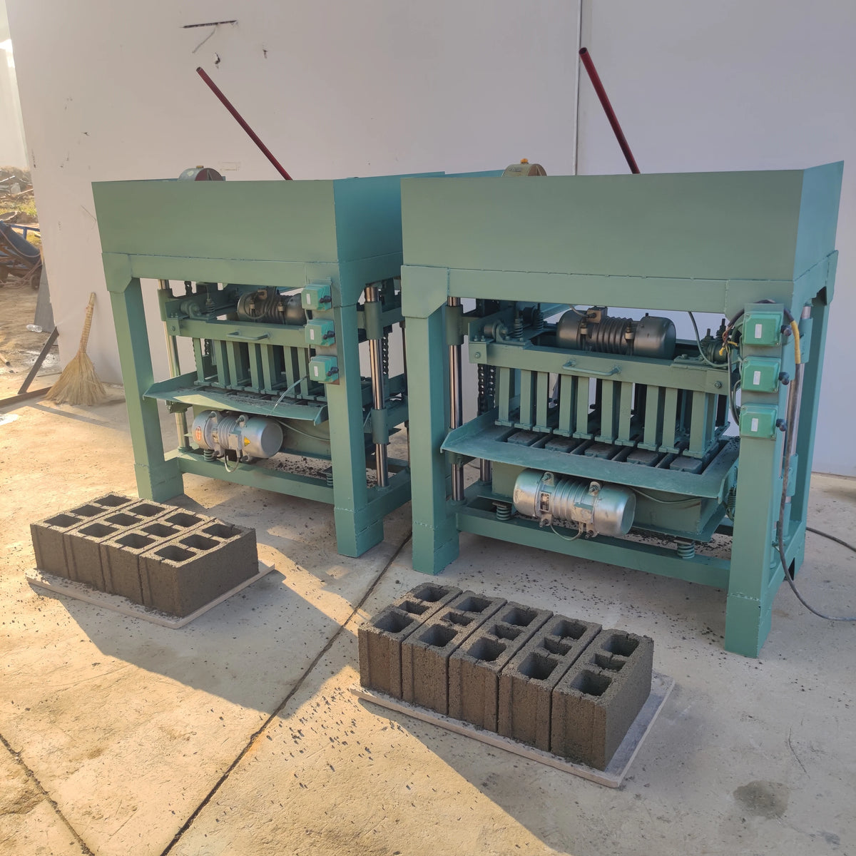 China Good Concrete Block Soil Brick Making Machine MegaBDM