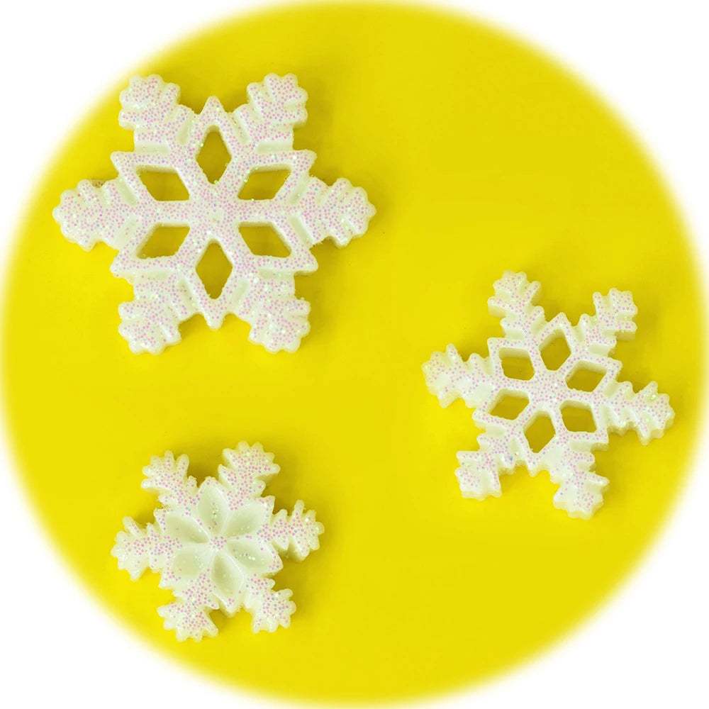 Christmas Theme Glitter Snowflake Resin Cabochon Flatback for DIY Scrapbooking Crafts Jewelry Pendant
