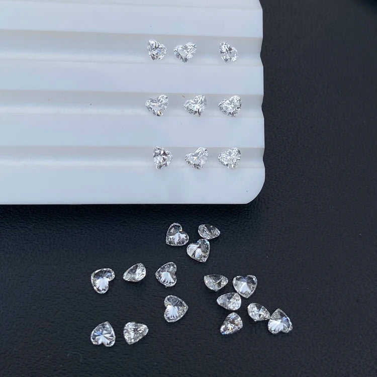 Heart Shape 3.0mm - 6.0mm DEF VS Synthetic/ Man Made Diamond CVD  HPHT Loose Gemstone  Lab Grown Diamond