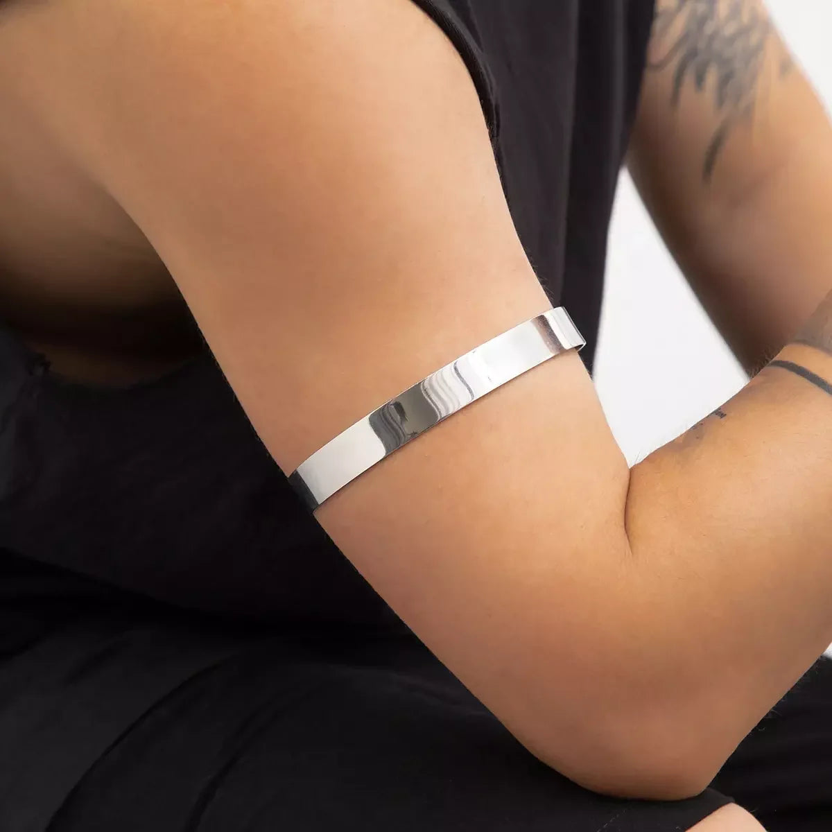 SHIXIN Exaggerated Punk Men's Arm Bracelet Hip Hop Party New Hot Sale Silver Glossy Open Bangle Unisex Classic Bangle Bracelet