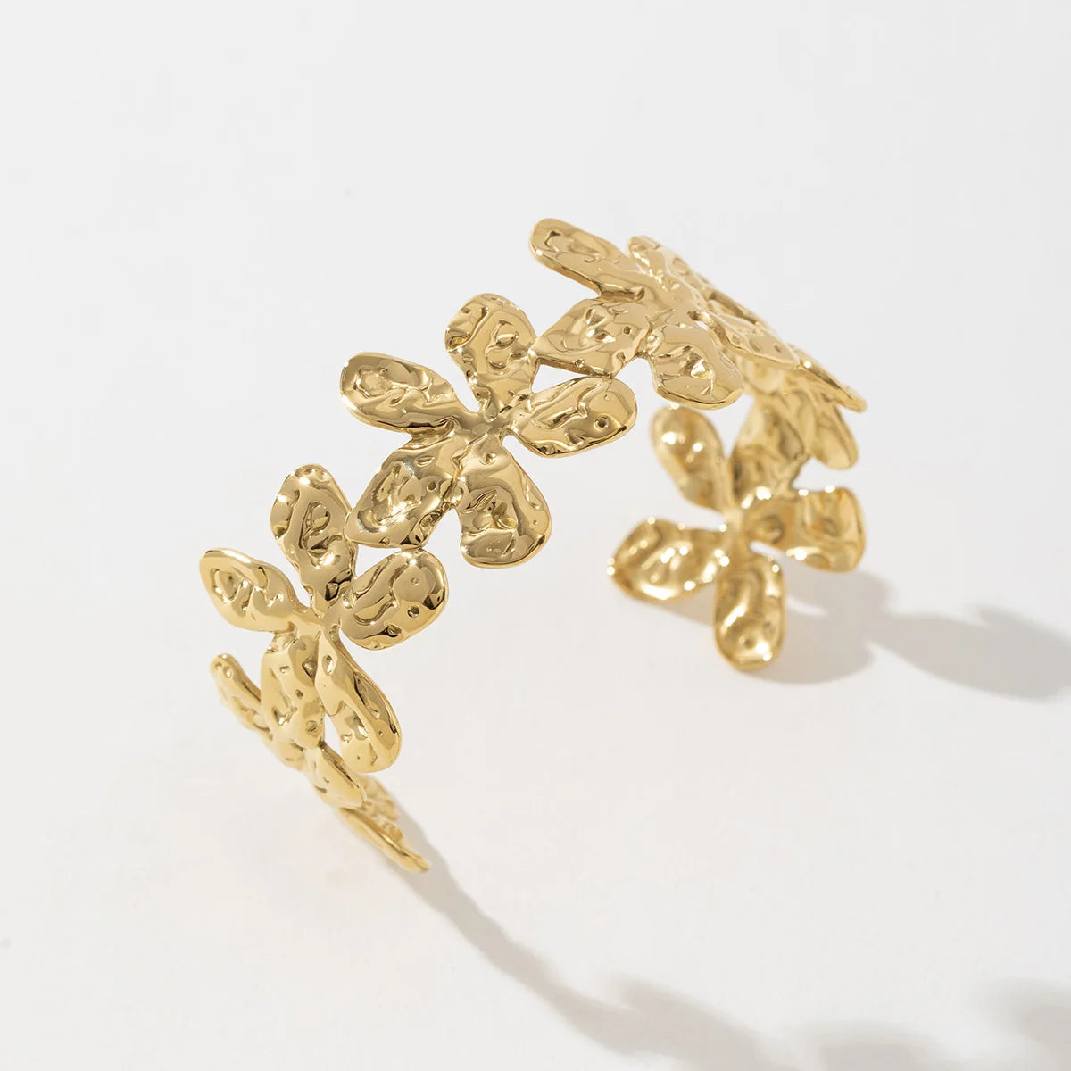Fashion Jewelry New Arrival Dropshipping Hollow Flower 18k Gold Plated Waterproof Stainless Steel  Bracelets & Bangles