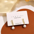 Pendiente 2022 Popular New Pearl Earrings Stud Earrings for Women and Girls Simple Fashion Contracted Cold Wind Jewelry Earrings