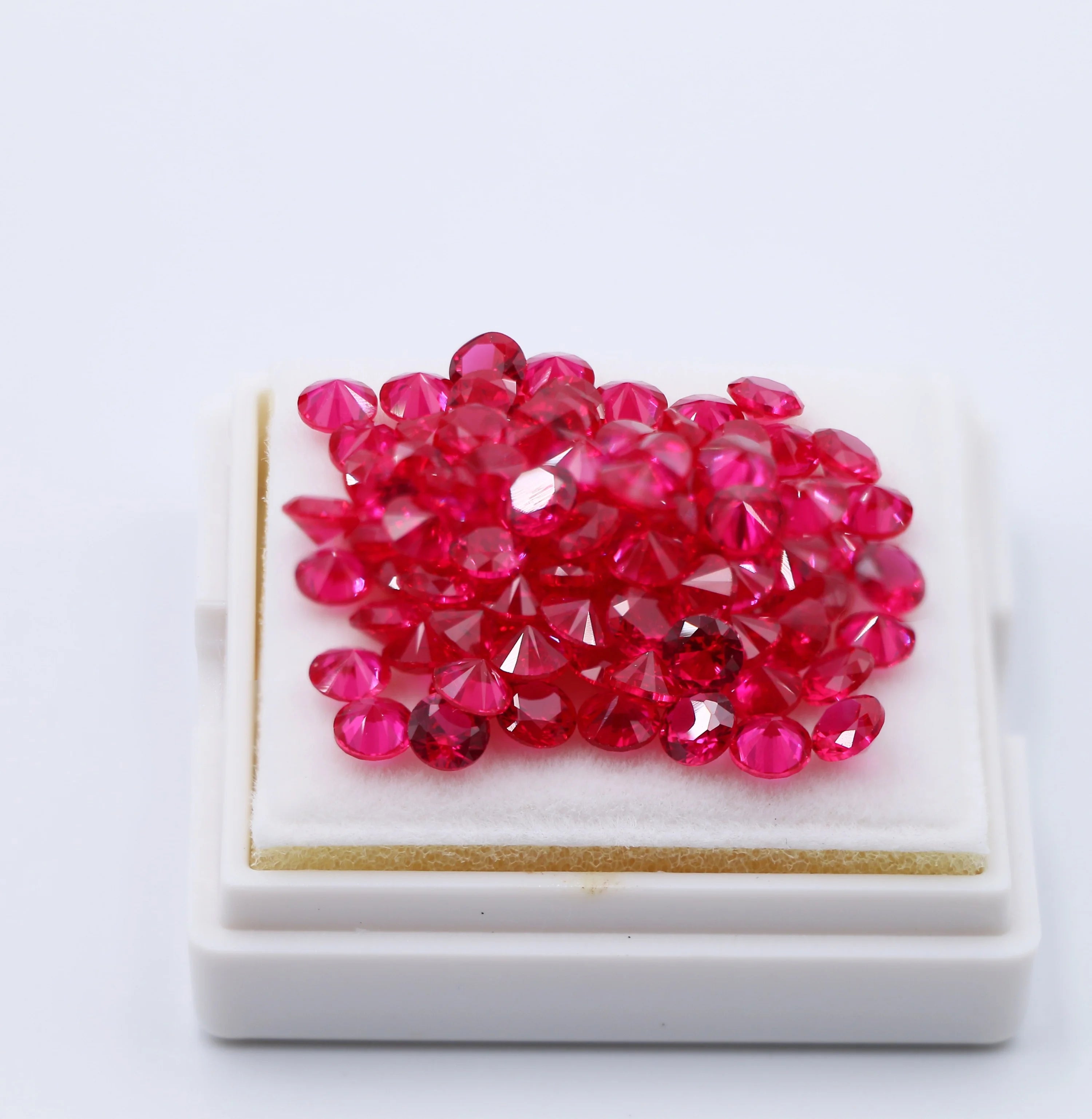 Wholesale Price 4 mm Ruby 5# Round Brilliant Cut Synthetic Ruby Stones Heat Treated Grade AAA