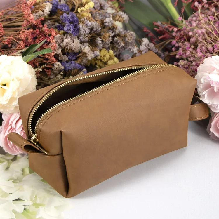 Factory Wholesale Leather Travel Pouch Custom Cosmetic Bags Personalized Leather Cosmetic Bags With Hanging Strap Make up Bag