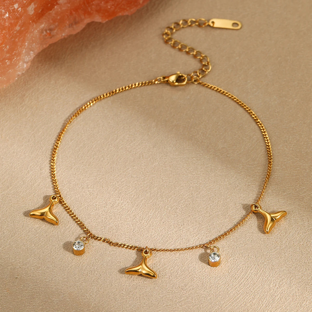 Nimai Elegant Waterproof Jewelry Gold PVD Plated Stainless Steel Fish Tail Charms Thin Chain Fashion Bracelet Bangles