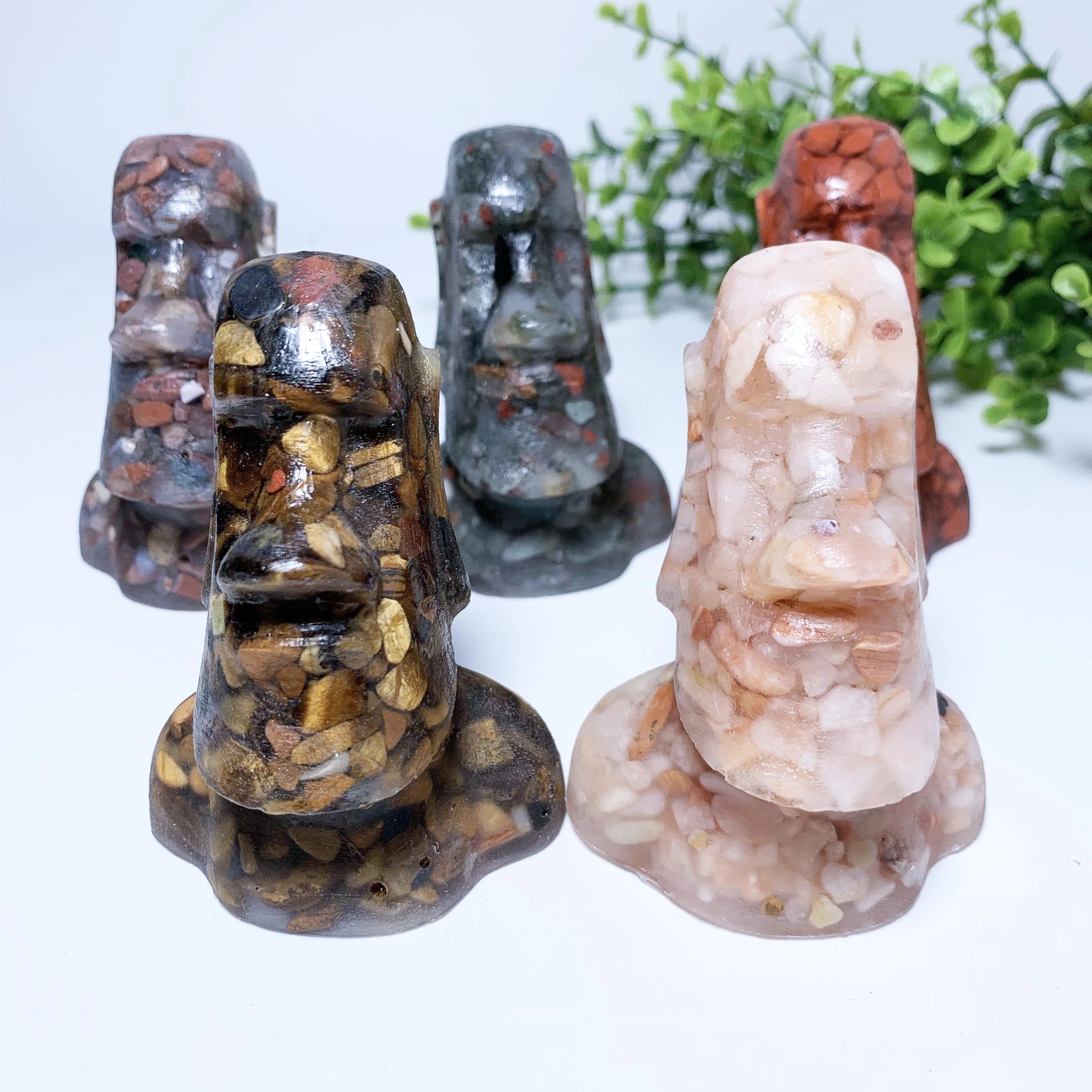 Wholesale Natural Quartz High Quality Hand Carved Different Materials Colourful Resin Craftwork Statue for Crafts