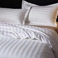 100% Cotton Stripe Bedding Hotel Linen White Hotel Bedding Set Customized 5 Star Satin Bed Sheet Set Bed Cover