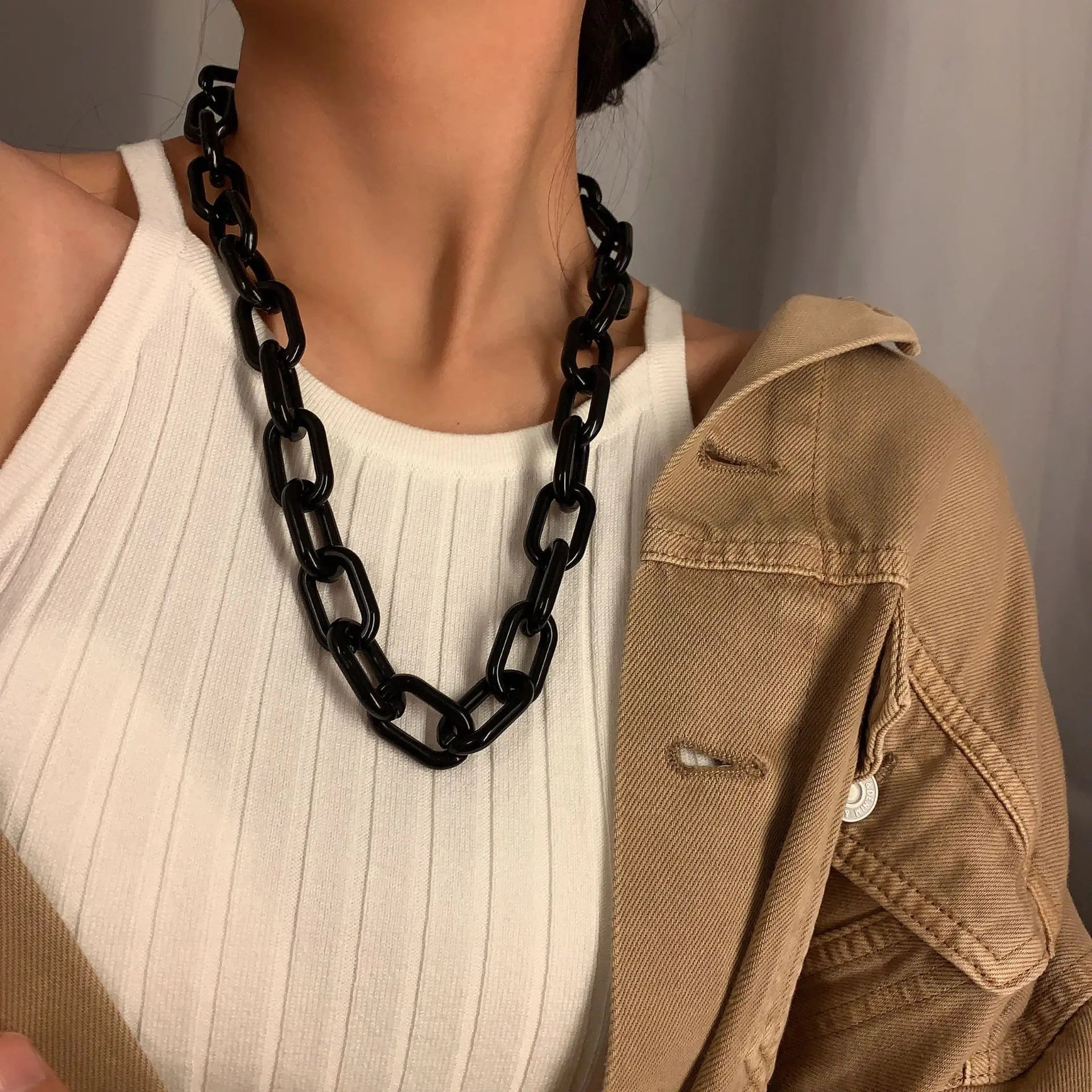 HOVANCI Hips Hops Exaggerated Chunky Chain Necklace Unique Personalized Fluorescent Color Link Chain Acrylic Necklace