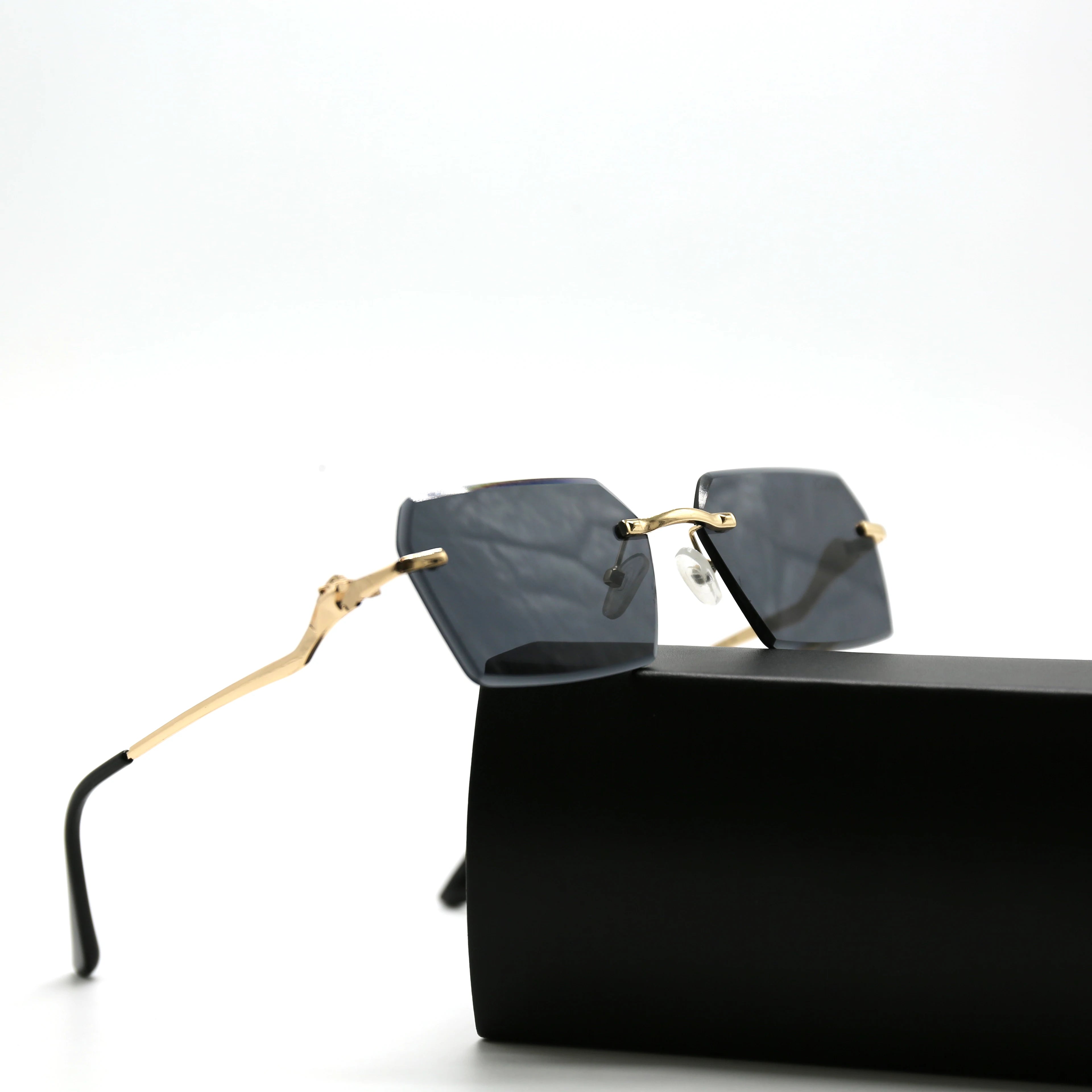 2023 Classic Cheap Fashion Vintage Stylish Rimless Sunglasses UV400 Protection Women Sun Glasses Retro Sunglasses