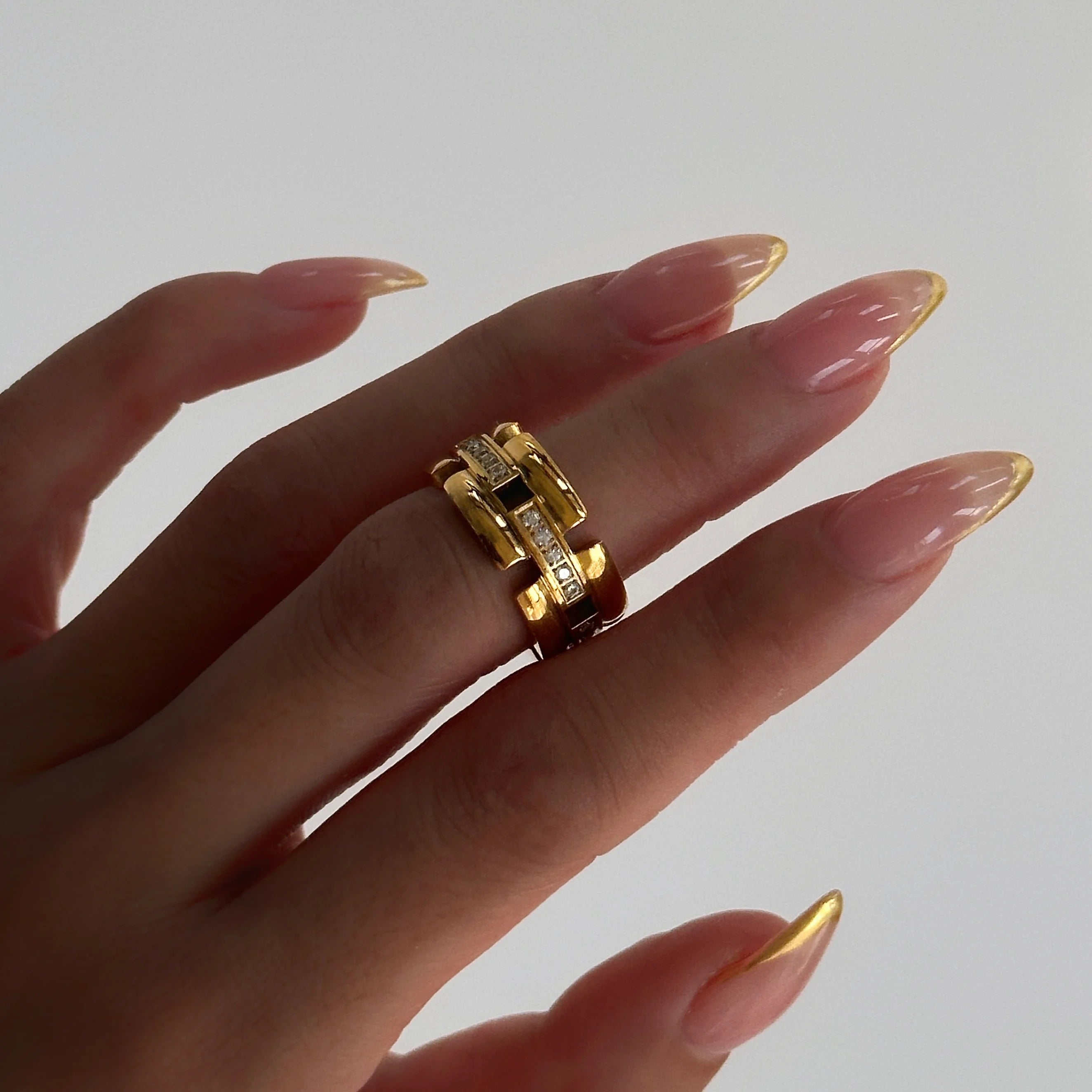 Dazan Autumn Winter New Ins Trendy 18k PVD Gold Plated Stainless Steel Watchband Vintage Super Shine Inlaid Zircon Ring Women