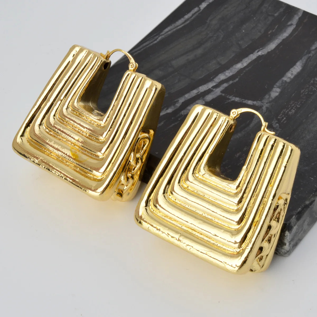 Fashion Dubai Jewelry Classic 18k Gold Plated Big Hoop Earrings for Women-Anniversary Occasion