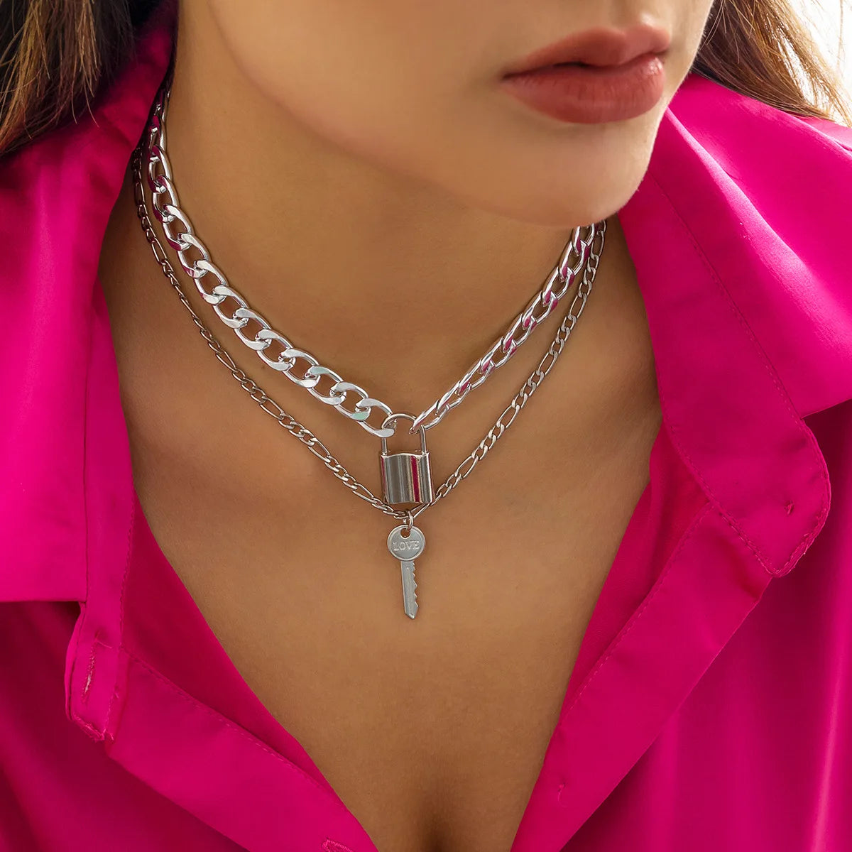2023 Fashion Sweet Cool Fold Wear Key Lock Buckle Pendant Collar Niche Metal Chain Cool Wind Necklace