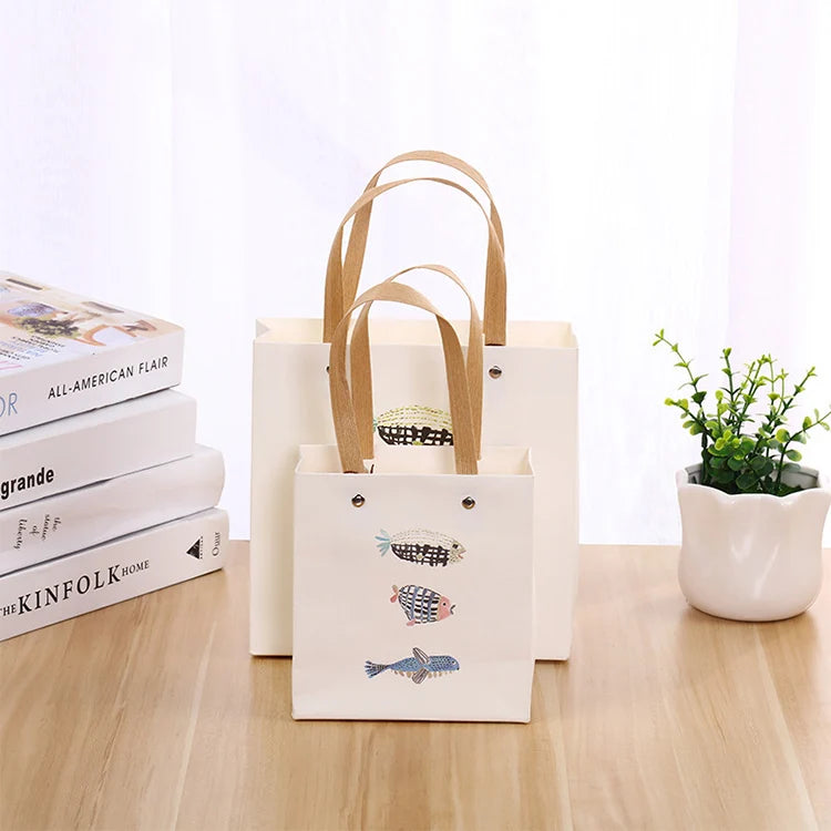 Environmentally Friendly Recyclable Shopping Paper Bag Christmas Gift Kraft Paper Bag Can Be Customized with Your logo