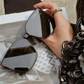 New Fashion Ladies Sunglasses with UV400 Oversize Trendy Women's Sunglasses Big Frame Plastic Sunglasses Metal Frame Material