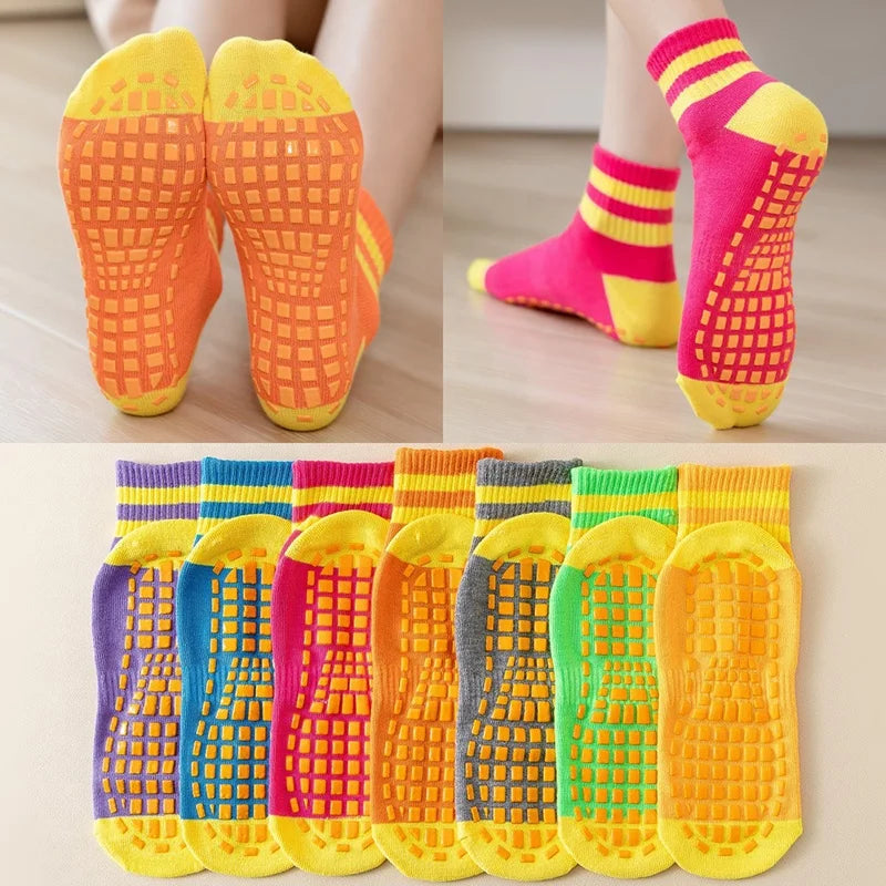 Wholesale Indoor Playground Anti-Slip Trampoline Socks Package Custom Cardstock Tags Casual for Kids and Adults