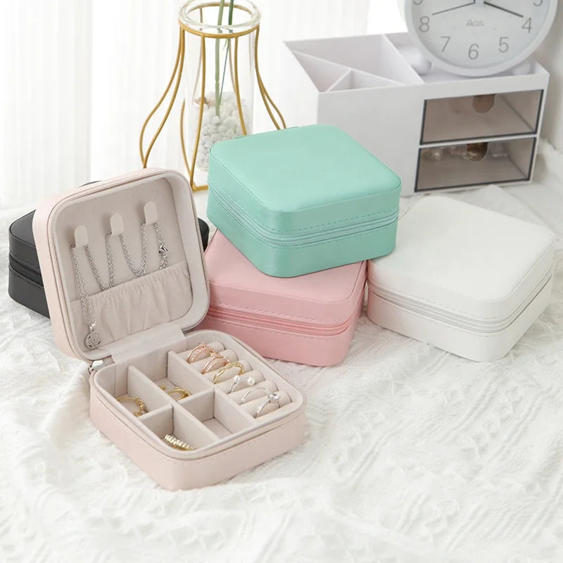 Customized Professional Pu Leather Jewelry Box Small Travel Jewelry Box for Ring Earring Necklace Gift Packaging
