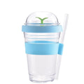 2024 Madou Large Capacity Plastic Water Bottle with Silicone Sleeve Sippy Coffee Cups Lid Modern Design Hot Sales for Mugs