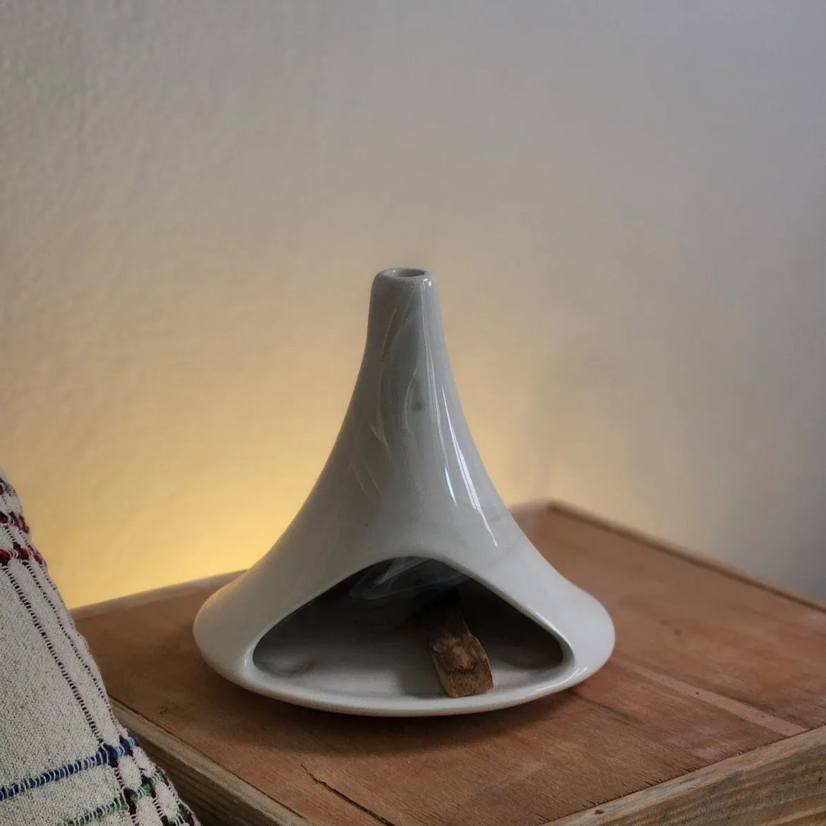 Palo Santo Holder Cone Incense Burner Handmade Sage Burning Stove Modern Chimney Incense Burner Meditation Gift