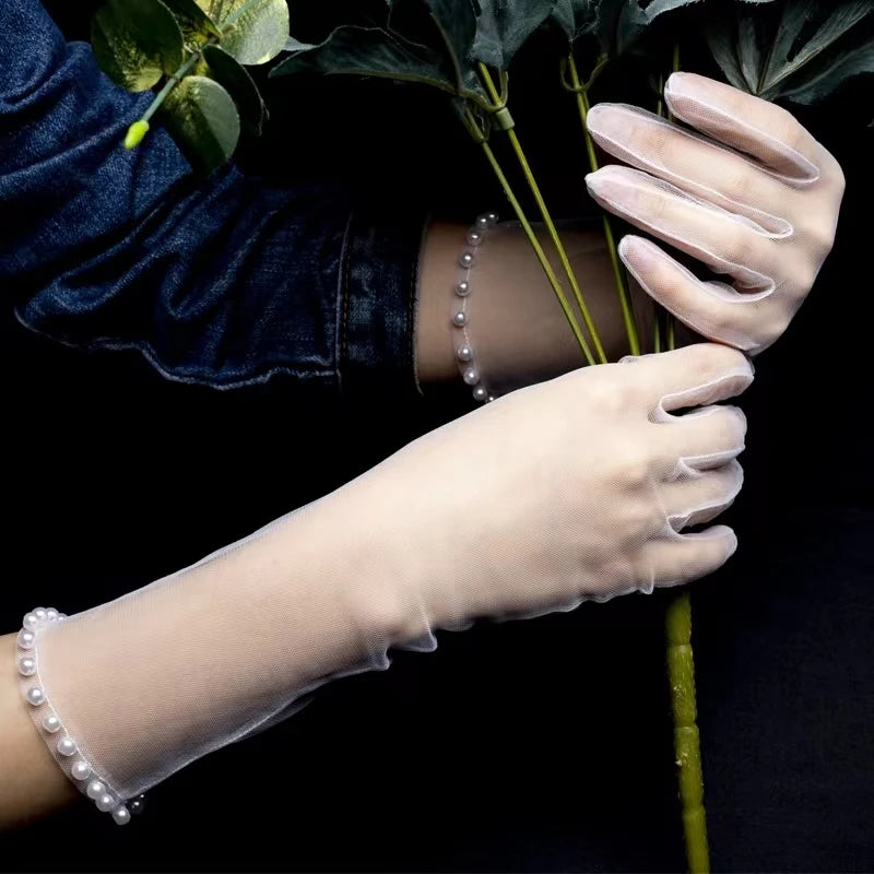 QUEENS GOWN New Hot Sale Stock Bridal Gloves Simple Elegant Bridal Gloves Retro Pearl Mesh Gloves Wedding Dress Accessory