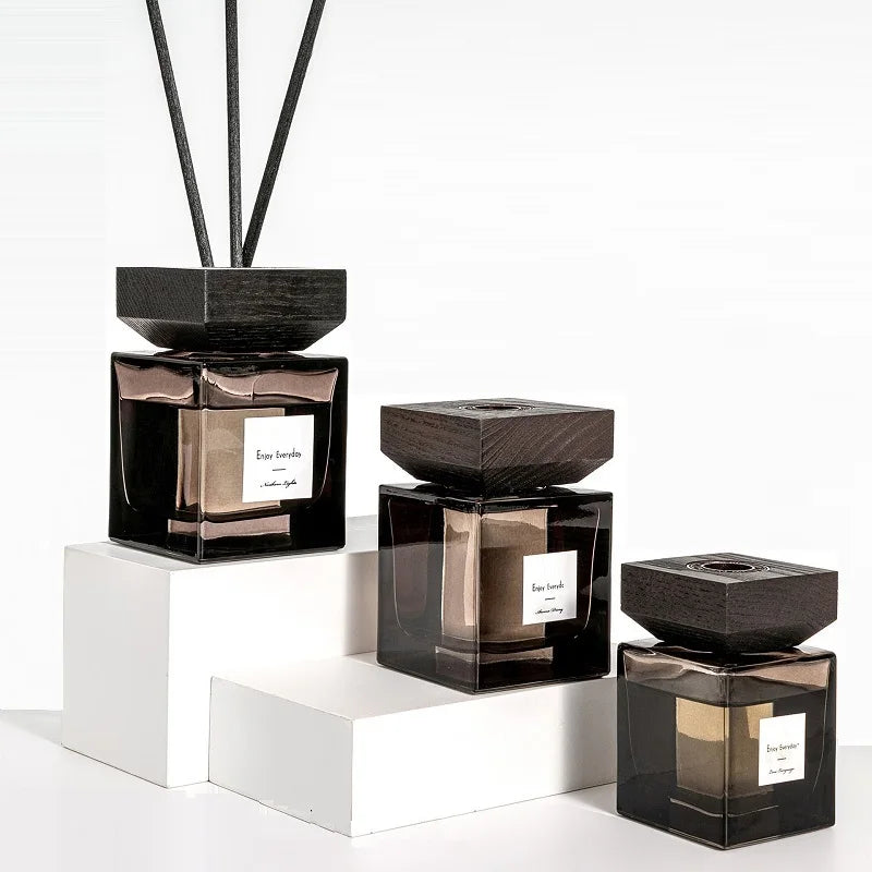 Empty Amber Grey Square-Shaped Glass Fragrance Bottle Container with Reed Diffuser Sticks