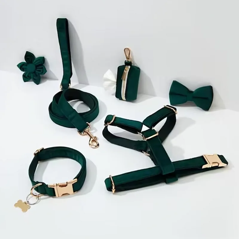 Custom Velvet Luxury Dog Leash Collar Pet Training Walking Adjustable Dog Harness Leash Set Leash and Collar Set