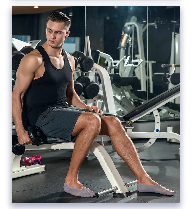 Good Quality Men's Professional sports fitness no-show 5 toes socks breathable air vents absorb sweat anti-slip thin socks