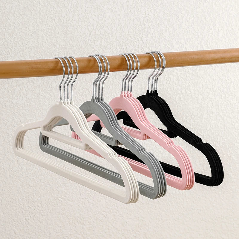 Factory Hot Selling Velvet Hangers Wholesale Durable Clothes Hangers - Black Hangers With 360 Degree Rotatable Hook