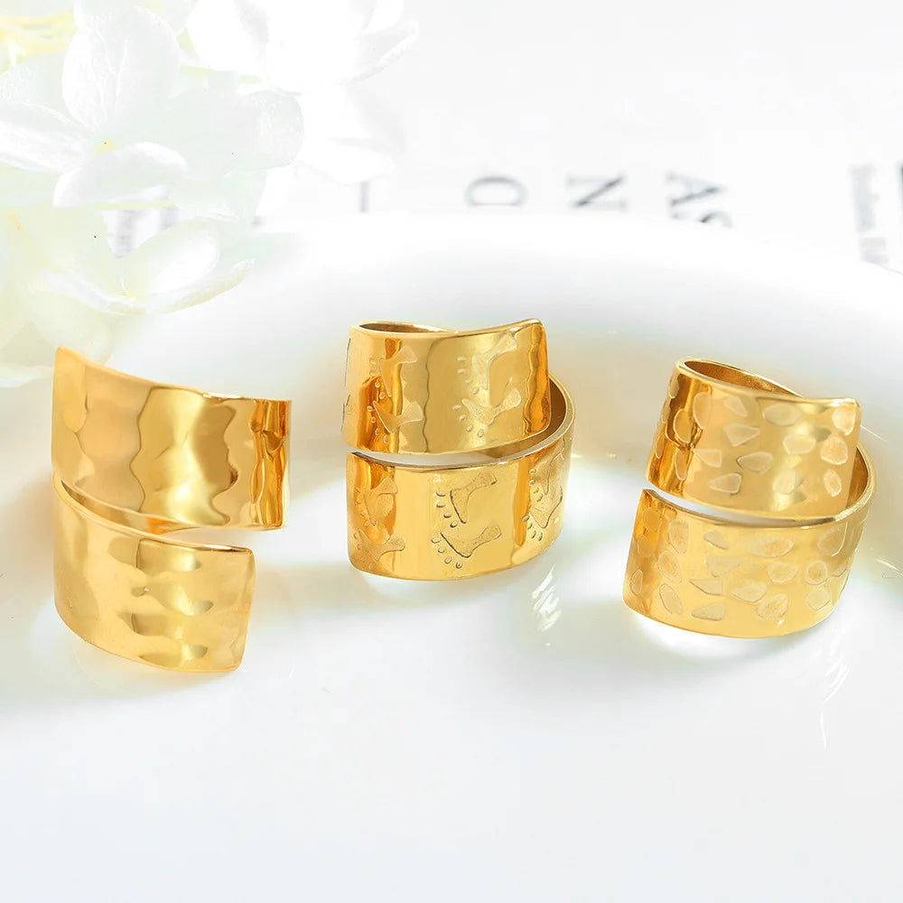 Wholesale Pvd Gold Plated Stainless Steel Exaggerated Dislocation Around the Stone Footprint Spiral Ring Jewelry