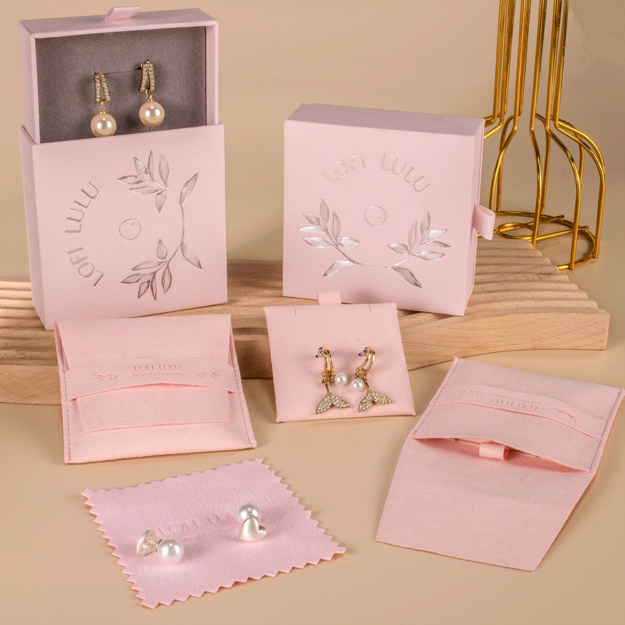 Custom Jewelry Packaging Set for Jewelry Paper Drawer Box Jewelry Microfiber Pouch with Insert Pad and Cleaning Cloth