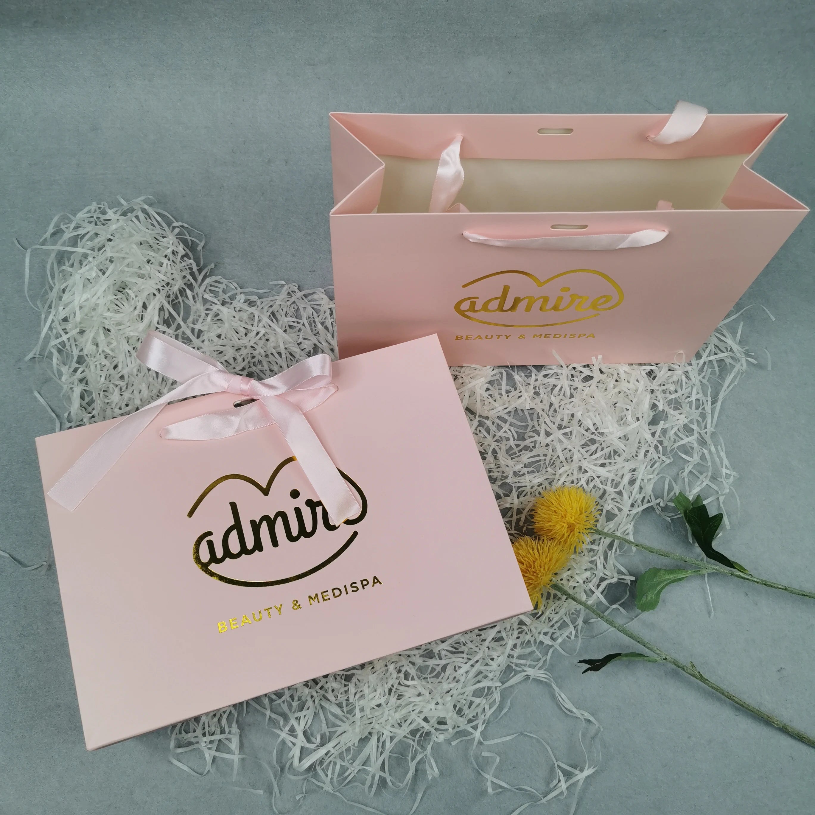 Customized Shopping Bag Packaging Boutique Carrier Bag Luxury Gift Clothing Packaging Retail Bag Paper Bag with Logo Print