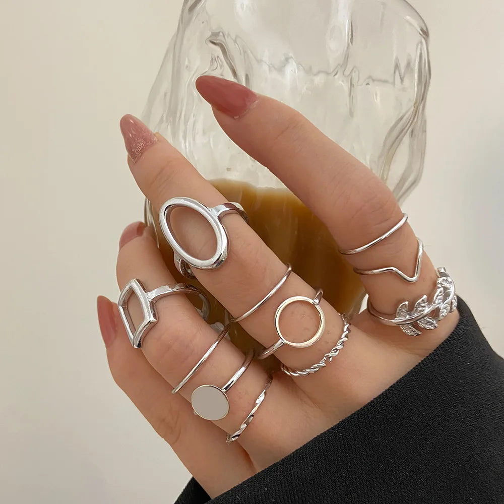 Vintage Gold Geometric Hollow Metal Knuckle Ring Set 11Pcs/Set Metal Finger Ring Set for Women