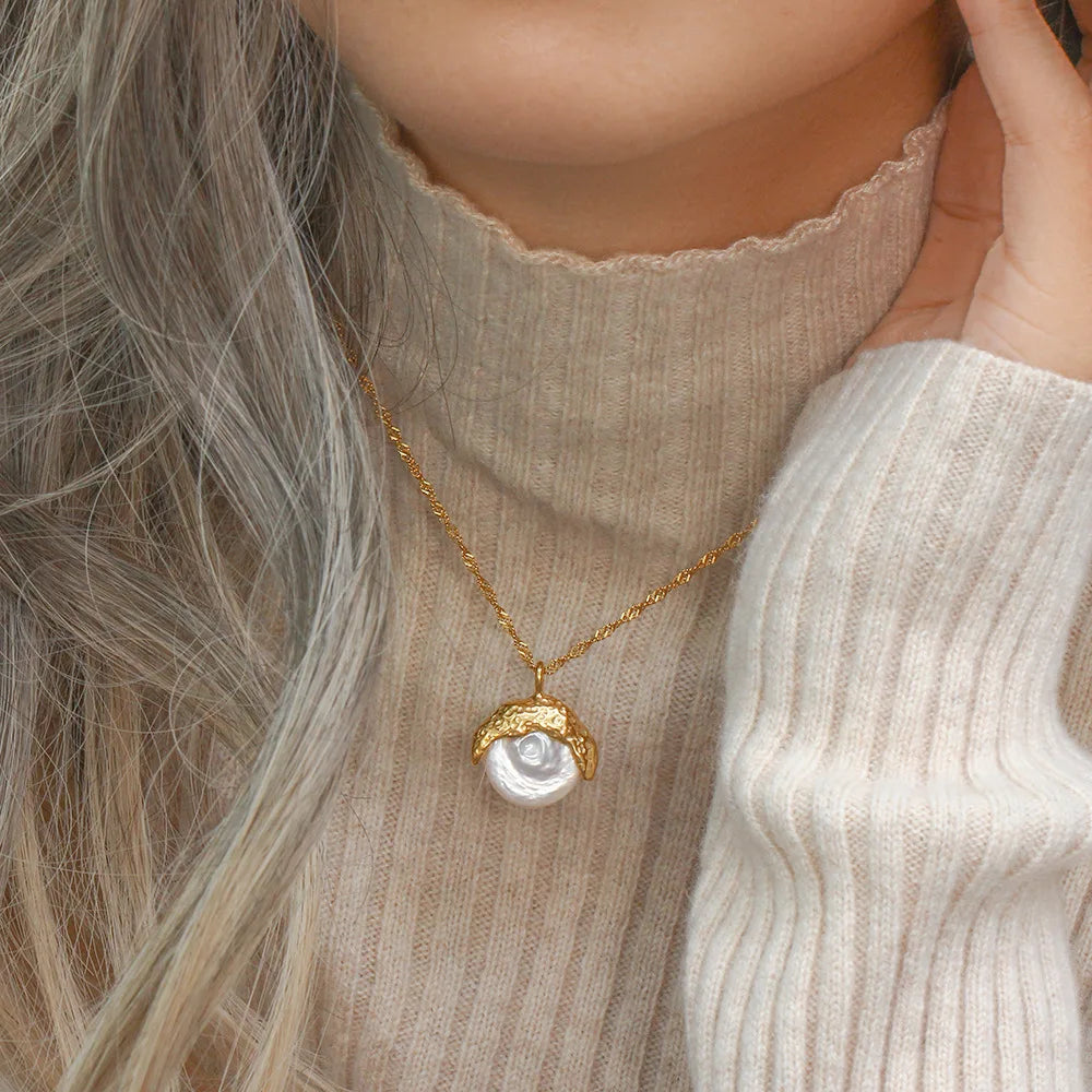 Hot Selling Stainless Steel Elegant Choker Baroque Pearl Beaded Necklace Chain Women's Pendant Necklace