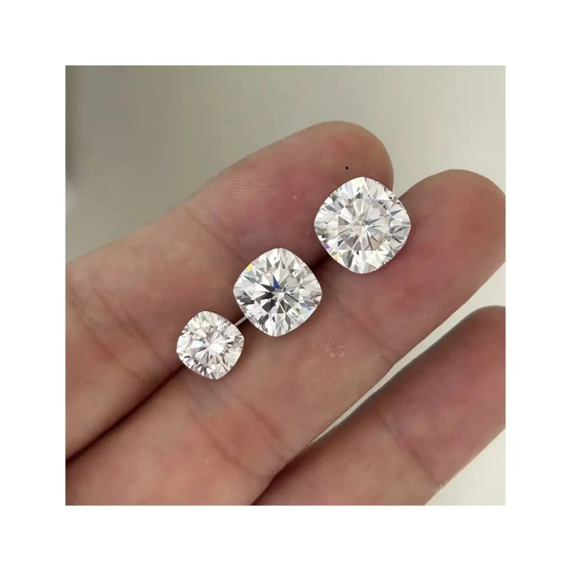 GH White Cushion Moissanite 10x10mm 5cts Lab Created VVS1 GRA Loose Moissanite Diamond Stones