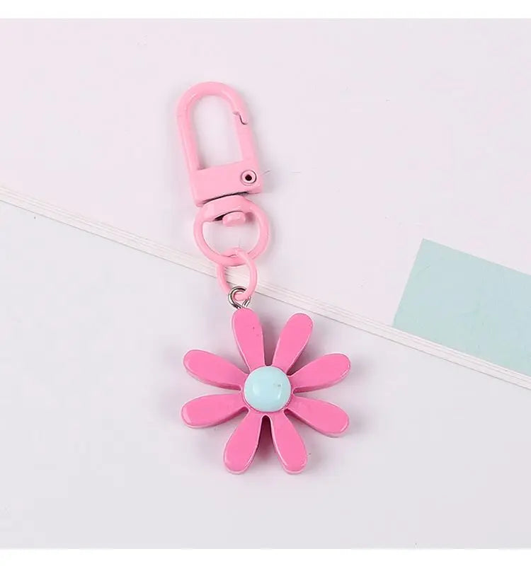 Daisy Flower Key Chain for Women Car Pendant Bag Charms Earphone Case Decor Daisy Flower Key Chains Accessories Resin Key Rings