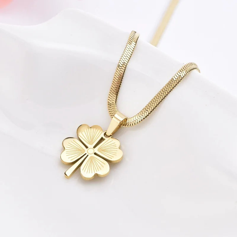 Women's Stainless Steel Flat Snake Chain Heart Clover Pendant Necklace Gold Plated Trendy Style Waterproof Christian Wholesale