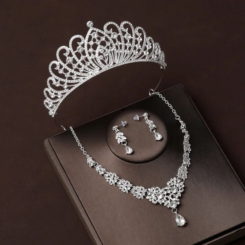 New Bridal Fashion Simple Necklace Crown Three-piece Wedding Jewelry Sets