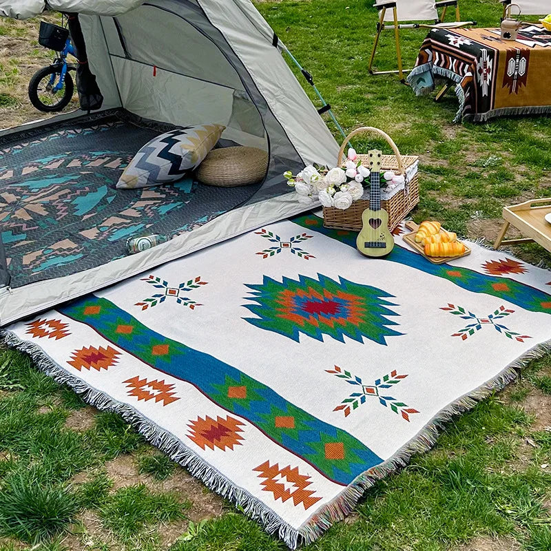 Wholesale Custom logo Jacquard Boho Tassel Woven Cotton Polyester Outdoor Picnic Blanket Bohemian for Outdoors Beach Home Decor