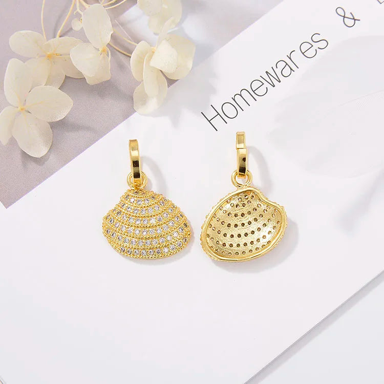 CZ8155 Fashion 18k Gold Plated Zircon CZ Micro Pave Scallop Sea Shell Pendant Heart Mother Virgin Mary Shape Pendant for Girls
